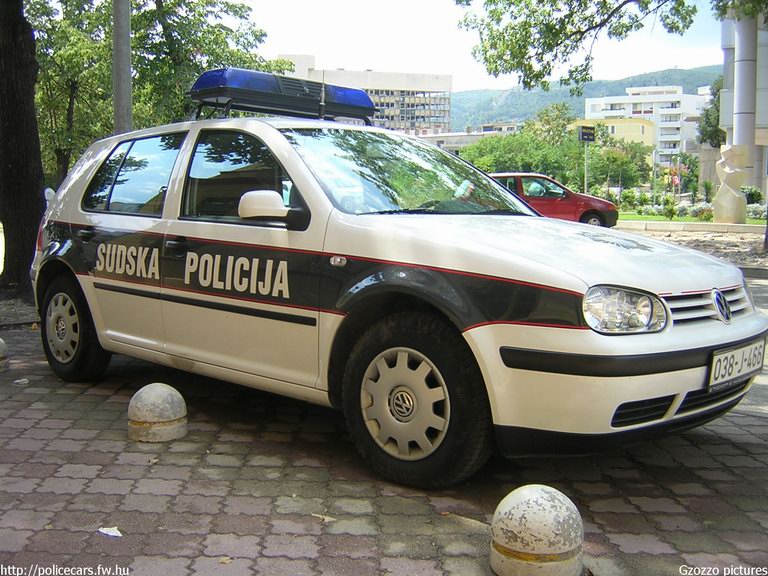 VW Golf IV, fotó: Gzozzo pictures
Keywords: Bosznia-Hercegovina bosnyák rendőr boszniai rendőrautó rendőrség