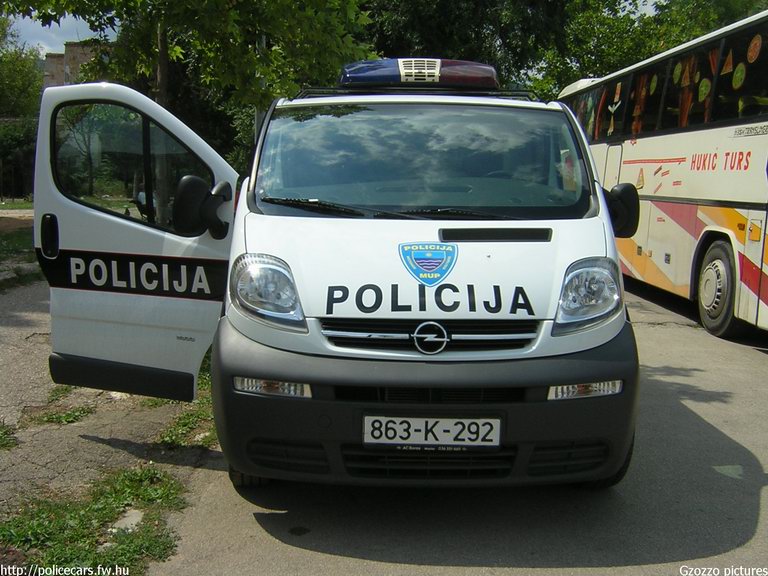 Opel Trafic, fotó: Gzozzo pictures
Keywords: Bosznia-Hercegovina bosnyák rendőr boszniai rendőrautó rendőrség