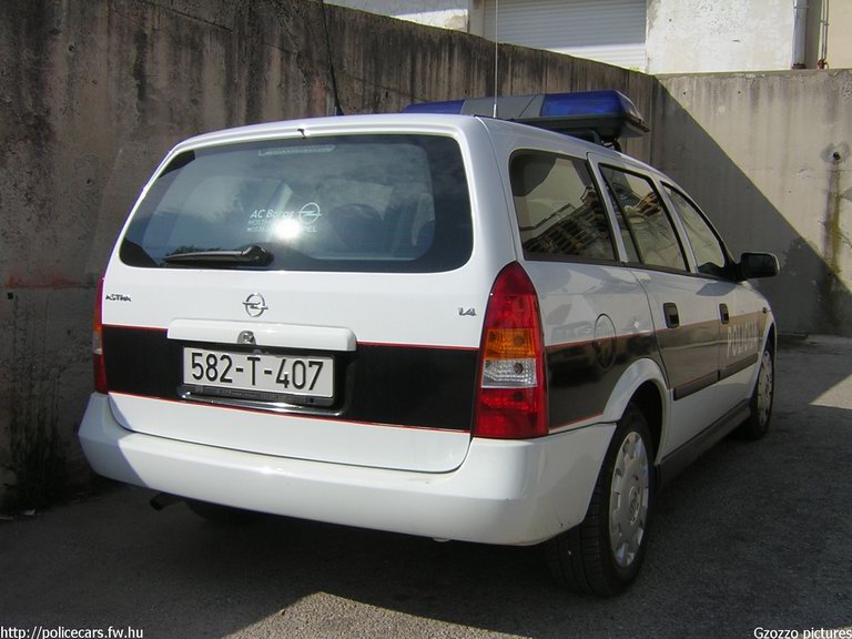 Opel Astra G, fotó: Gzozzo pictures
Keywords: Bosznia-Hercegovina bosnyák rendőr boszniai rendőrautó rendőrség