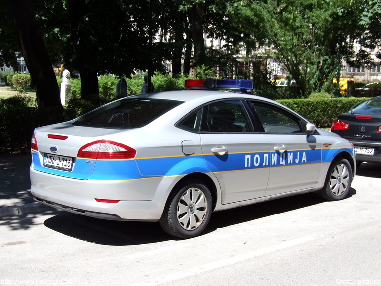 Ford Mondeo, fotó: Gzozzo pictures
Keywords: Bosznia-Hercegovina rendőr rendőrautó rendőrség