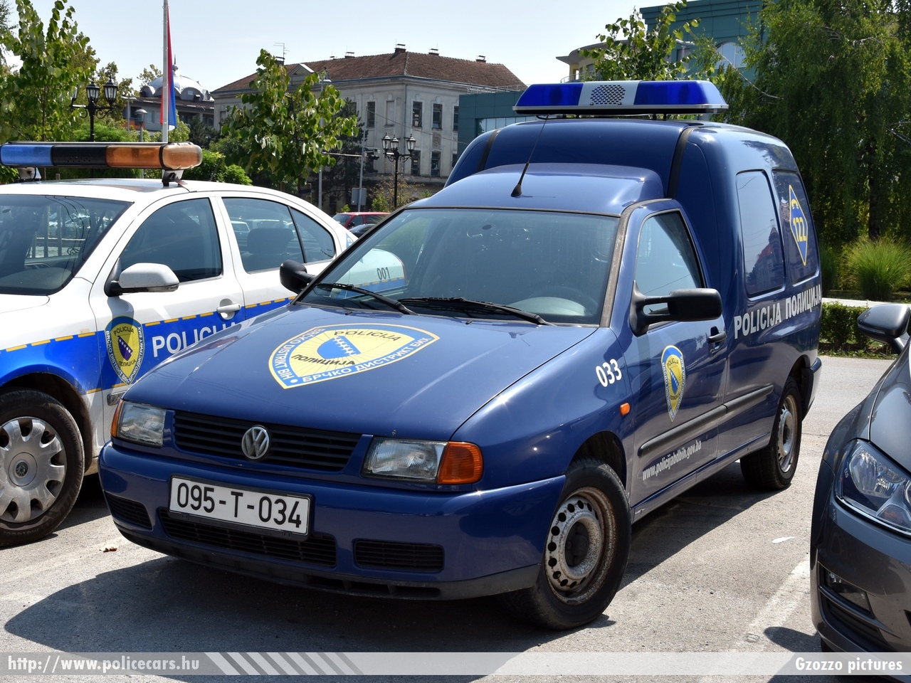 Volkswagen Caddy, Brcko, fotó: Gzozzo pictures
Keywords: Bosznia-Hercegovina rendőr rendőrautó rendőrség bosnia bosnia-herzegovina police policecar