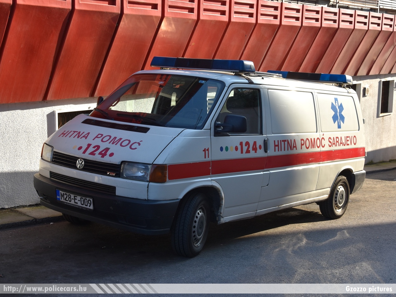 Volkswagen Transporter T4, Sarajevo, fotó: Gzozzo pictures
Keywords: Bosznia-Hercegovina mentő mentőautó bosnia bosnia-herzegovina ambulance
