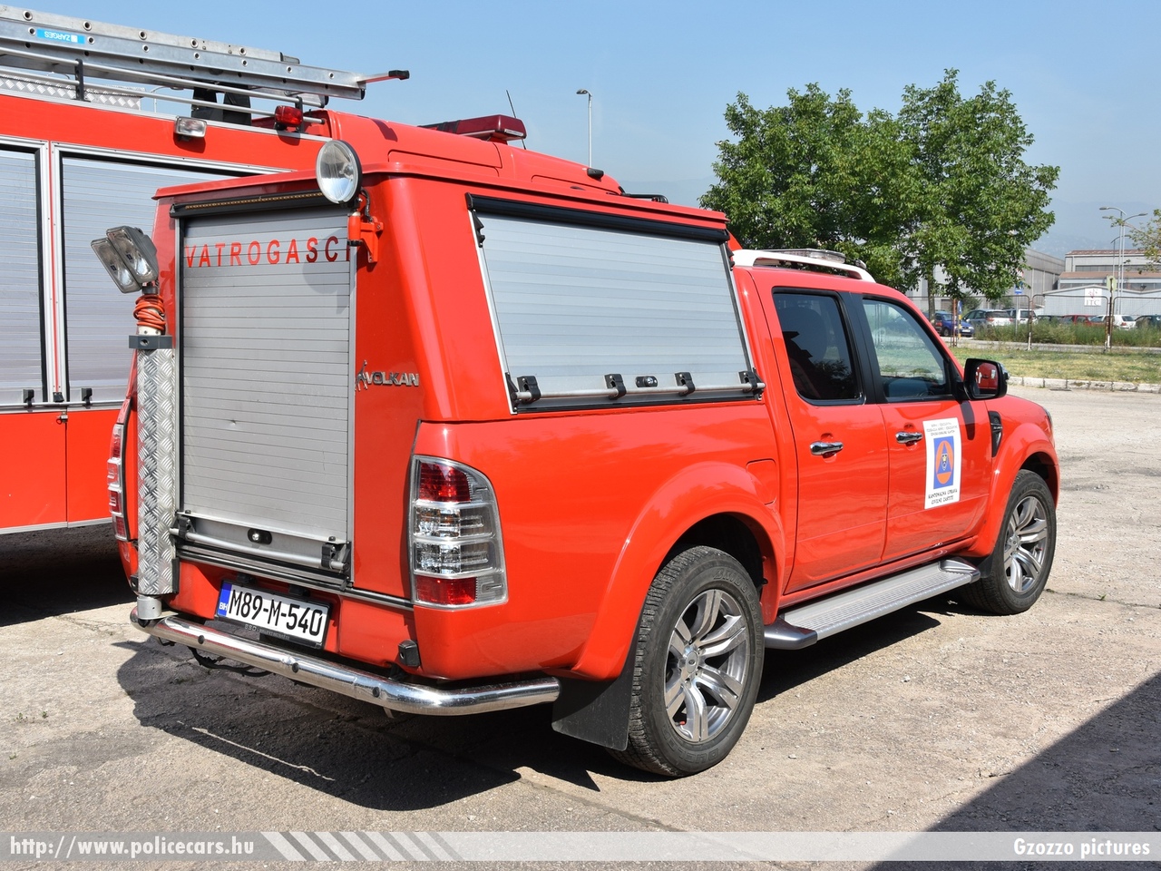 Ford Ranger, Zenica, fotó: Gzozzo pictures
Keywords: Bosznia-Hercegovina tûzoltó tûzoltóautó tûzoltóság bosnia bosnia-herzegovina fire firetruck