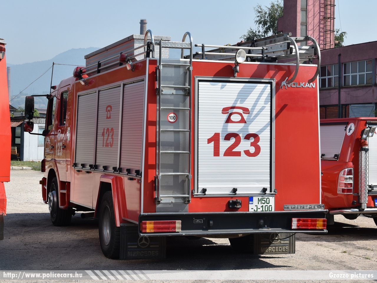 Mercedes-Benz Atego 1517, Zenica, fotó: Gzozzo pictures
Keywords: Bosznia-Hercegovina tûzoltó tûzoltóautó tûzoltóság bosnia bosnia-herzegovina fire firetruck