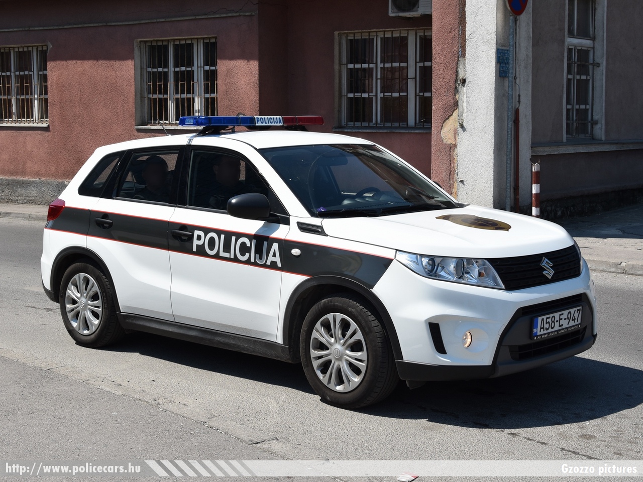 Suzuki Vitara, Policija, MUP Kantona Sarajevo, fotó: Gzozzo pictures
Keywords: Bosznia-Hercegovina rendőr rendőrautó rendőrség bosnia bosnia-herzegovina police policecar