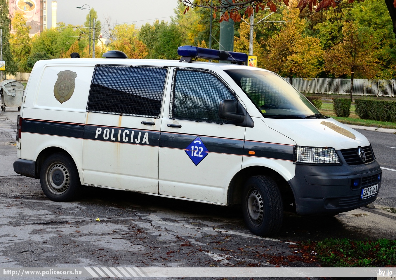 Volkswagen Transporter T5, fotó: jo
Keywords: Bosznia-Hercegovina rendőr rendőrautó rendőrség bosnia bosnia-herzegovina police policecar bosnyák
