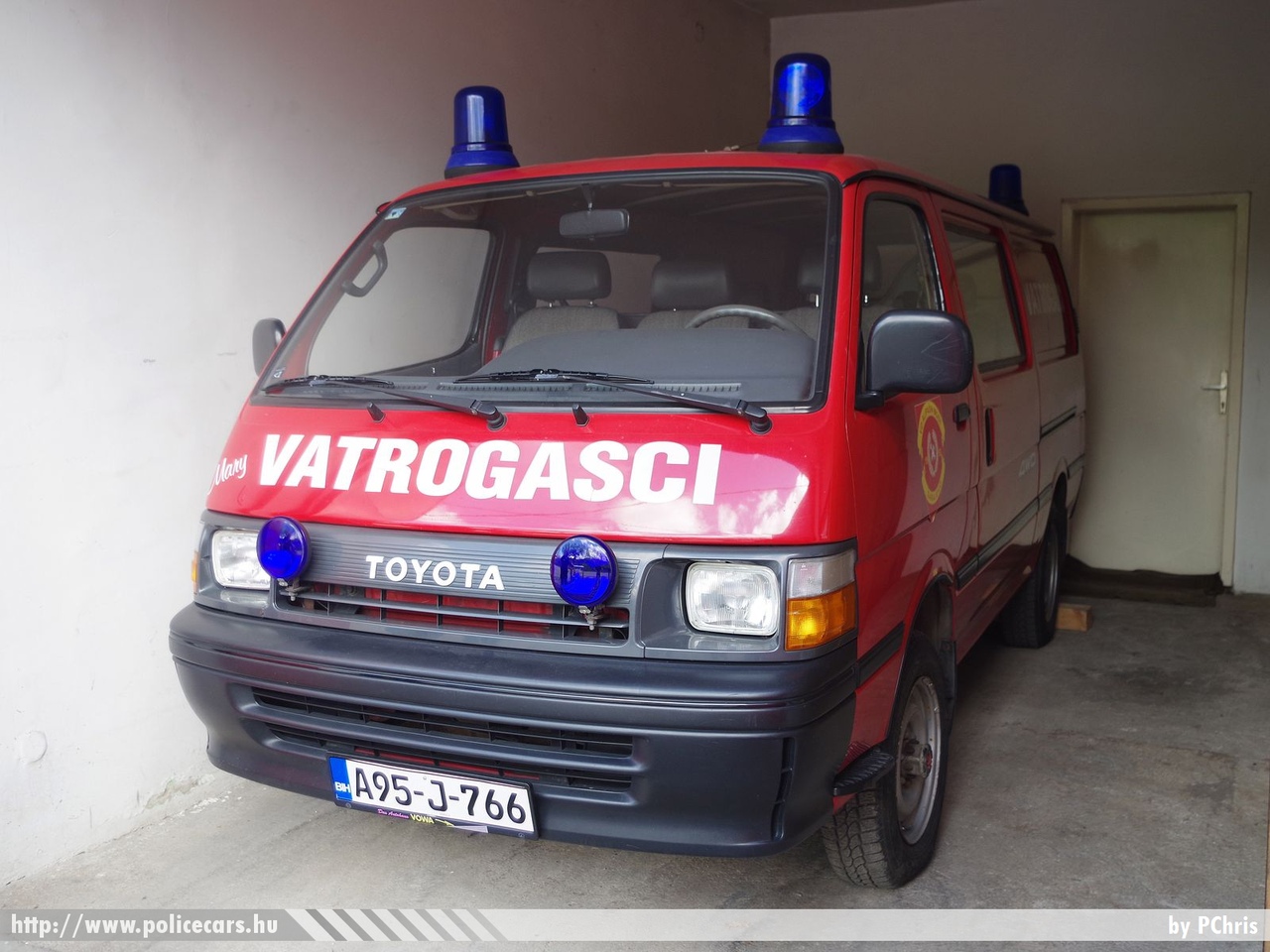 Toyota Hiace, Sarajevo, fotó: PChris
Keywords: Bosznia-Hercegovina tûzoltó tûzoltóautó tûzoltóság bosnia bosnia-herzegovina fire firetruck bosnyák