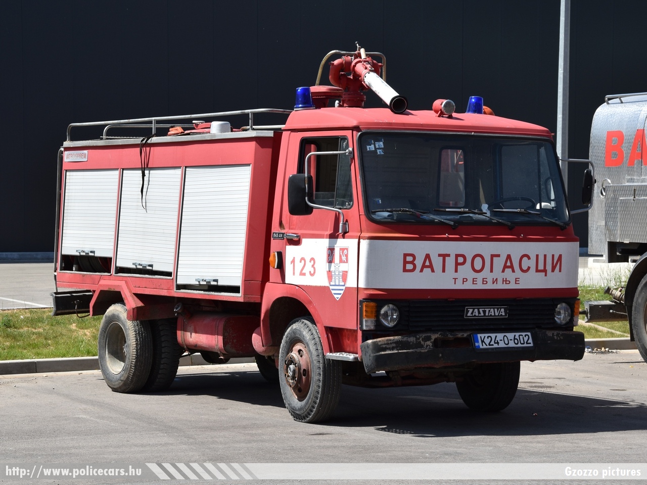 Zastava 645 AN, Trebinje, fotó: Gzozzo pictures
Keywords: Bosznia-Hercegovina tûzoltó tûzoltóautó tûzoltóság bosnia bosnia-herzegovina fire firetruck republika srpska boszniai szerb