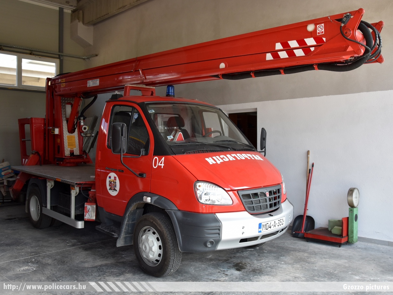 Gazelle, Istocno Sarajevo, fotó: Gzozzo pictures
Keywords: Bosznia-Hercegovina tûzoltó tûzoltóautó tûzoltóság bosnia bosnia-herzegovina fire firetruck republika srpska boszniai szerb