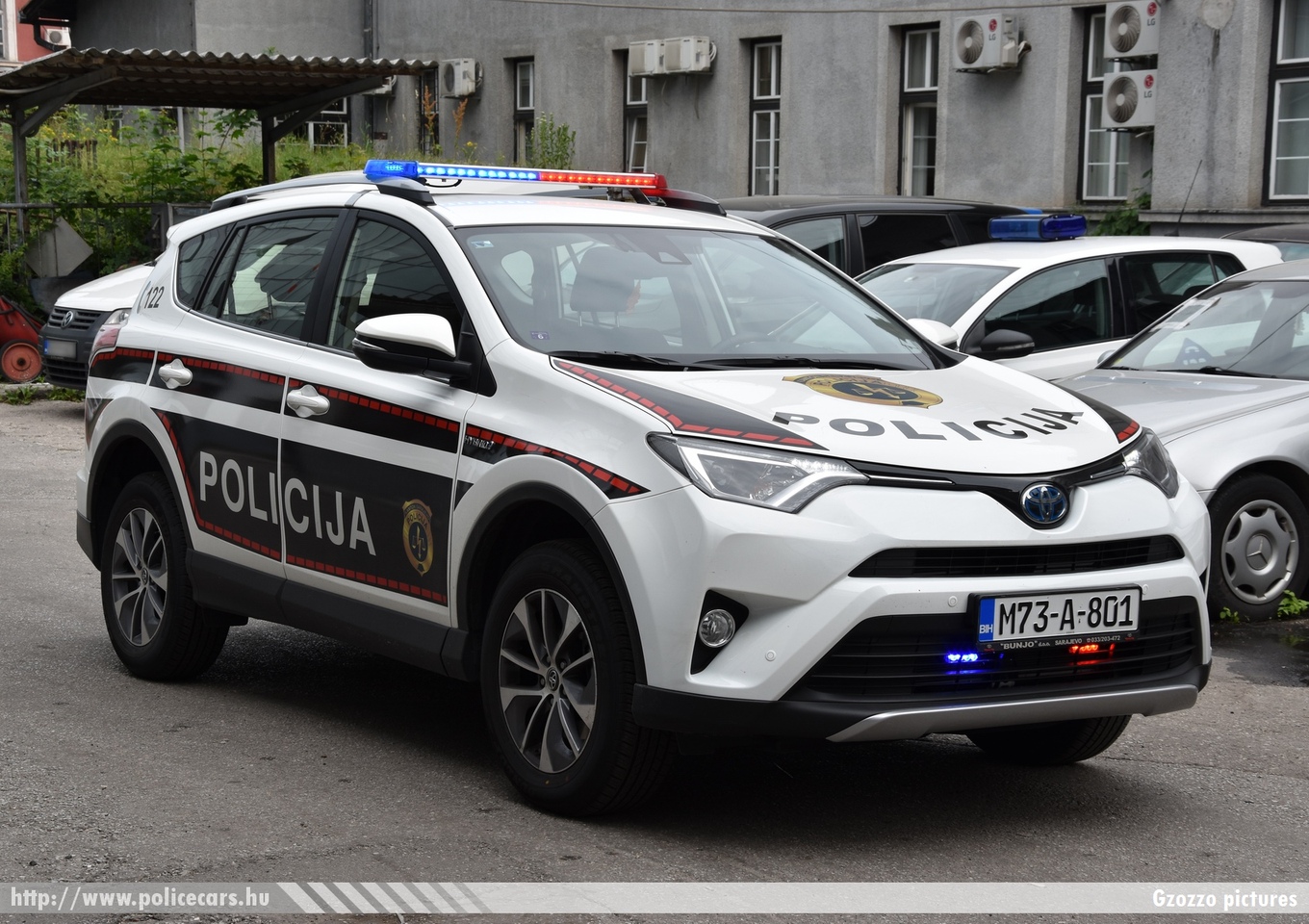 Toyota RAV4, Policija, MUP Kantona Sarajevo, fotó: Gzozzo pictures
Keywords: Bosznia-Hercegovina bosnia bosnia-herzegovina bosnyák police policecar rendőrautó rendőr rendőrség