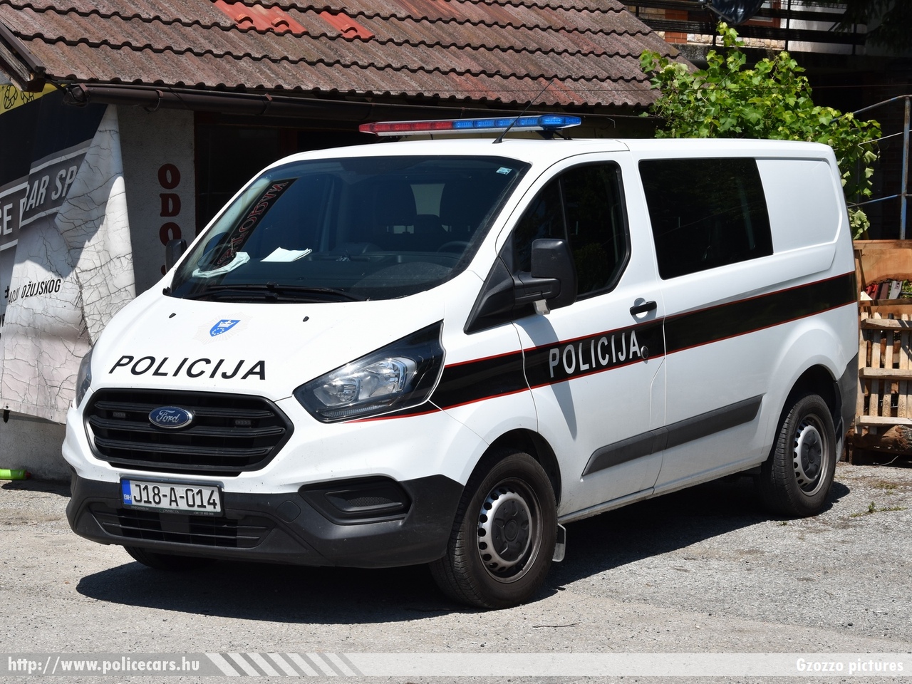 Ford Transit Custom, fotó: Gzozzo pictures
Keywords: Bosznia-Hercegovina bosnia bosnia-herzegovina bosnyák police policecar rendőrautó rendőr rendőrség