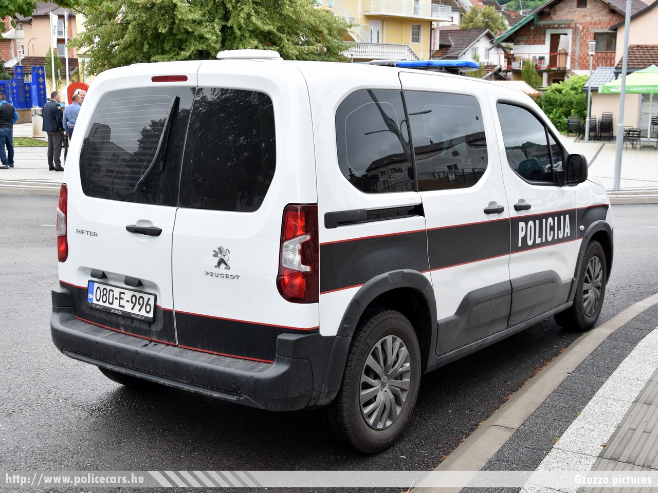 Peugeot Rifter, MUP Una-Sana Kanton, fotó: Gzozzo pictures
Keywords: Bosznia-Hercegovina bosnia bosnia-herzegovina bosnyák police policecar rendőrautó rendőr rendőrség