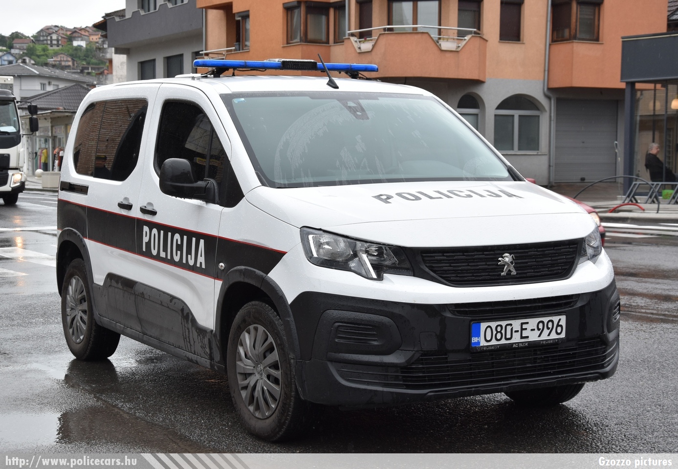 Peugeot Rifter, MUP Una-Sana Kanton, fotó: Gzozzo pictures
Keywords: Bosznia-Hercegovina bosnia bosnia-herzegovina bosnyák police policecar rendőrautó rendőr rendőrség