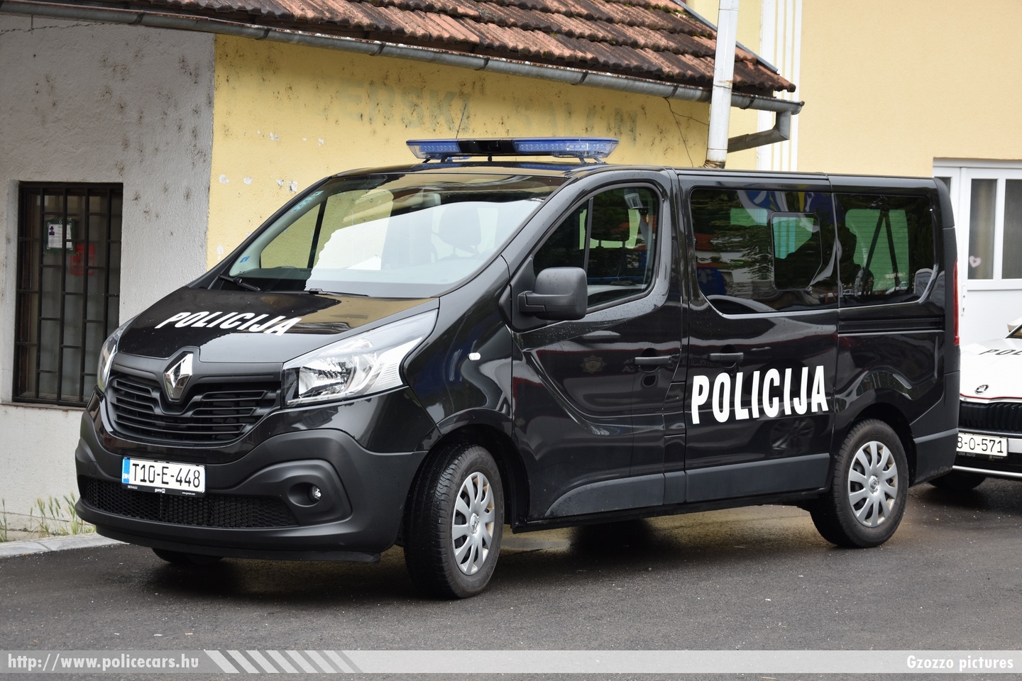 Renault Trafic, MUP Una-Sana Kanton, fotó: Gzozzo pictures
Keywords: Bosznia-Hercegovina bosnia bosnia-herzegovina bosnyák police policecar rendőrautó rendőr rendőrség