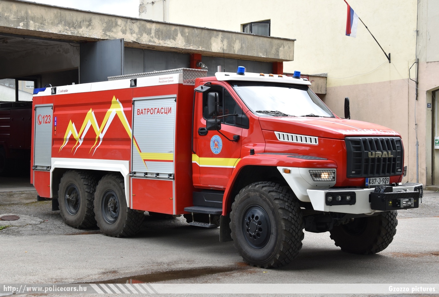 Ural 5557 Svit Zolar, Teritorijane Vatrogasno- spasilačke Jedinice Novi Grad, fotó: Gzozzo pictures
Keywords: Bosznia-Hercegovina tûzoltó tûzoltóautó tûzoltóság bosnia bosnia-herzegovina fire firetruck republika srpska boszniai szerb