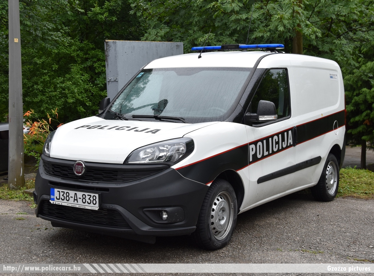 Fiat Doblo, MUP Una-Sana Kanton, fotó: Gzozzo pictures
Keywords: Bosznia-Hercegovina bosnia bosnia-herzegovina bosnyák police policecar rendőrautó rendőr rendőrség