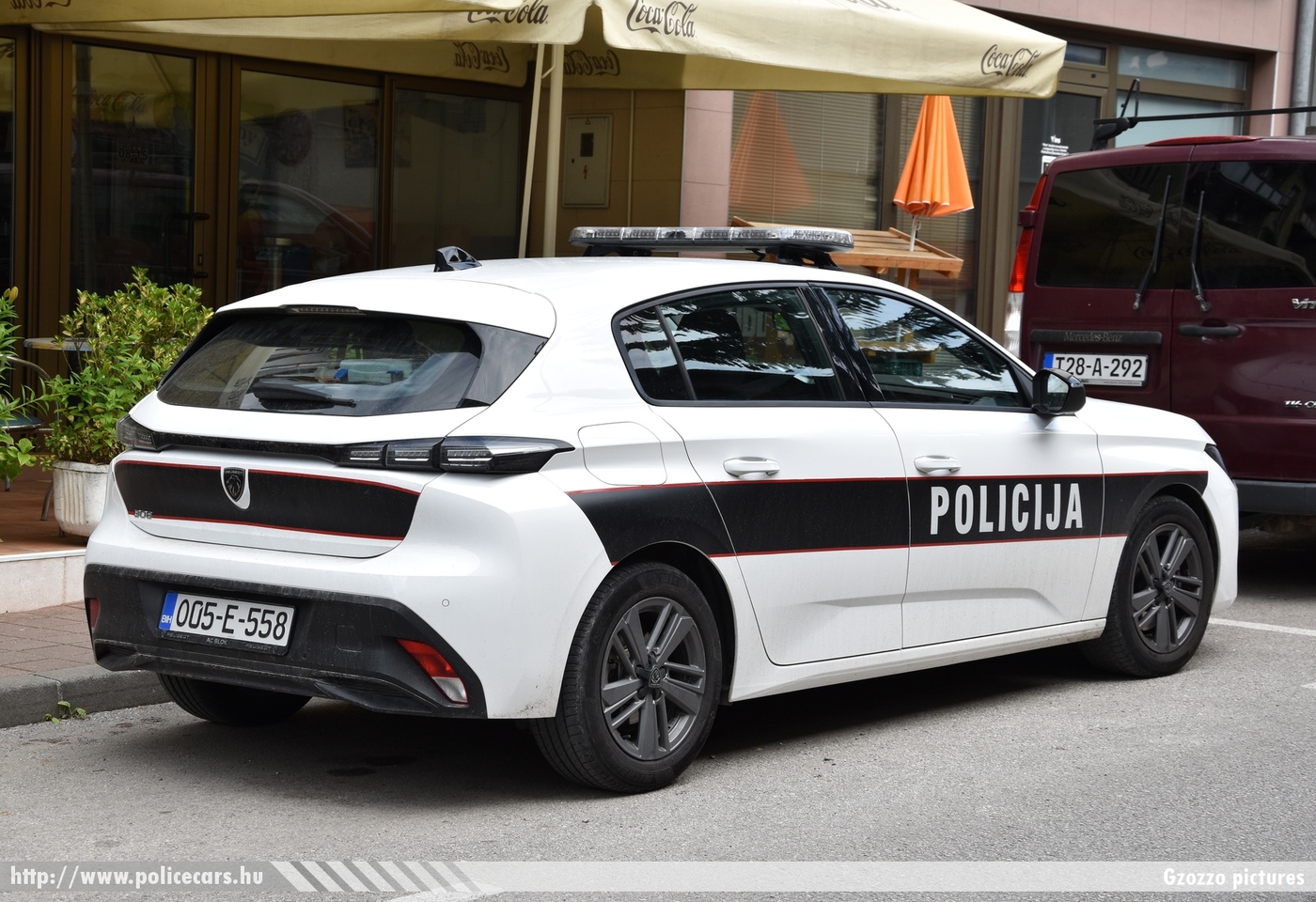 Peugeot 308, MUP Una-Sana Kanton, fotó: Gzozzo pictures
Keywords: Bosznia-Hercegovina bosnia bosnia-herzegovina bosnyák police policecar rendőrautó rendőr rendőrség
