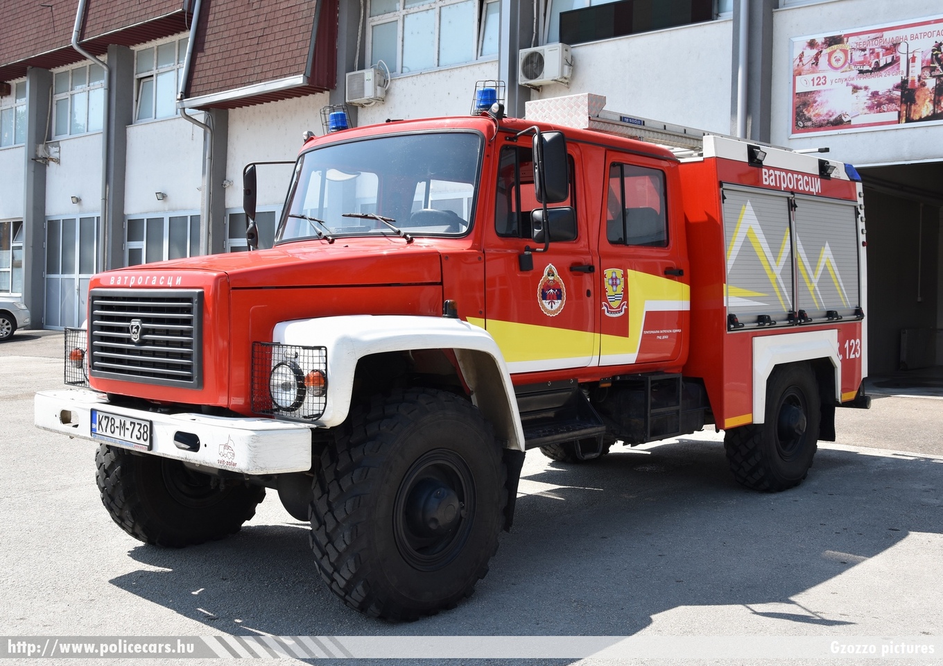 GAZ 3308 Sadko Svit Zolar, Teritorijane Vatrogasno spasilačke Jedinice Doboj, fotó: Gzozzo pictures
Keywords: Bosznia-Hercegovina tûzoltó tûzoltóautó tûzoltóság bosnia bosnia-herzegovina fire firetruck republika srpska boszniai szerb