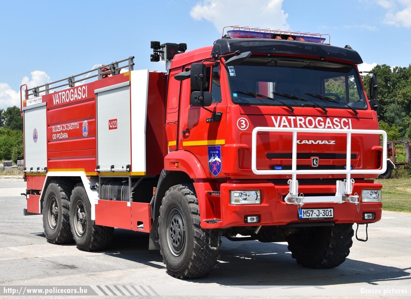Kamaz 4311 Vatrosprem, Profesionalna vatrogasna jedinica Živinice, fotó: Gzozzo pictures
Keywords: Bosznia-Hercegovina tûzoltó tûzoltóautó tûzoltóság bosnia bosnia-herzegovina fire firetruck bosnyák
