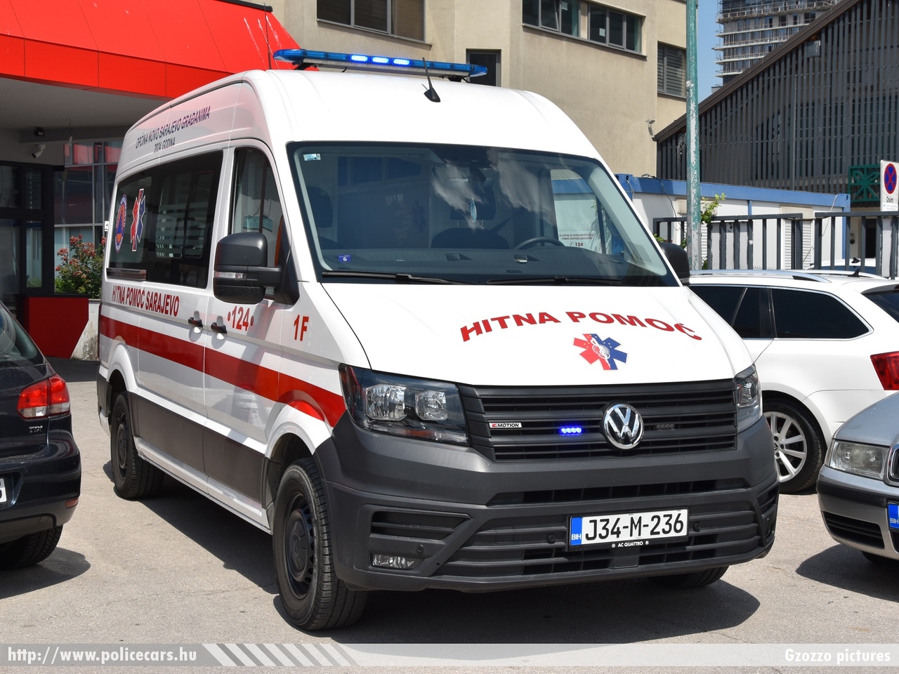 Volkswagen Crafter, Hitna Pomoc Kantona Sarajevo, fotó: Gzozzo pictures
Keywords: Bosznia-Hercegovina mentő mentőautó bosnia bosnia-herzegovina ambulance bosnyák boszniai