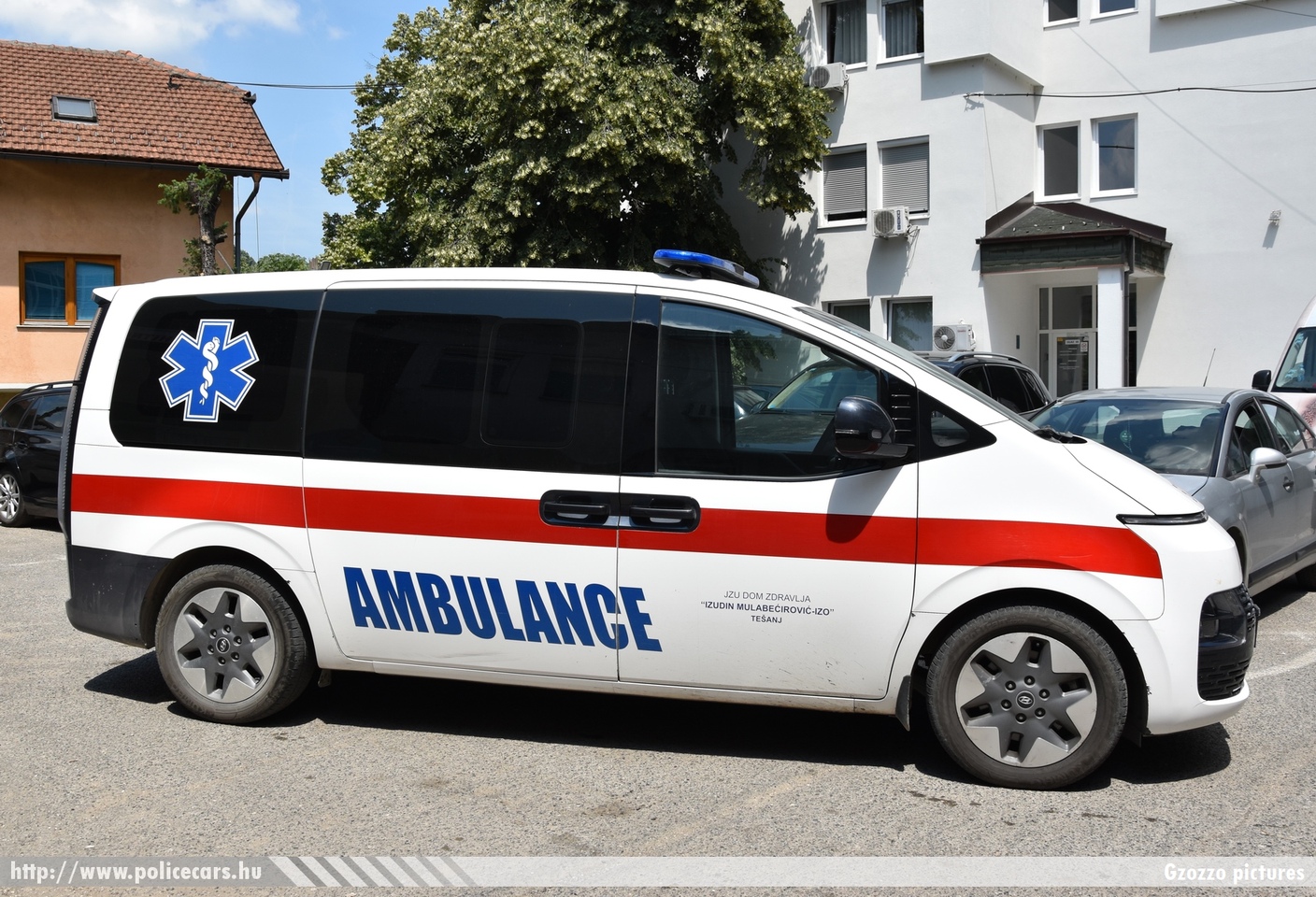 Hyundai Staria 2.2 CRDi, JZU Dom zdravlja Izudin Mulabećirović Izo, Tešanj, fotó: Gzozzo pictures
Keywords: Bosznia-Hercegovina mentő mentőautó bosnia bosnia-herzegovina ambulance bosnyák boszniai