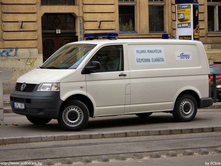 Volkswagen Transporter T5, Budapesti Közlekedési Vállalat Zrt., fotó: PChris
Keywords: BKV LPL-381