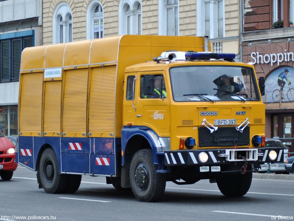 Csepel D-754, Budapesti Közlekedési Vállalat Zrt., fotó: Bbazsa
Keywords: BKV BFD-393