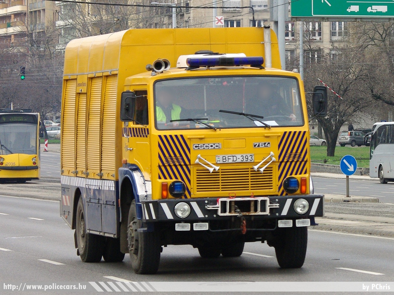 Csepel D-754, Budapesti Közlekedési Vállalat Zrt., fotó: PChris
Keywords: BKV BFD-393