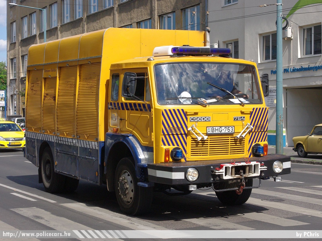 Csepel D-754, Budapesti Közlekedési Vállalat Zrt., fotó: PChris
Keywords: BKV BHG-753