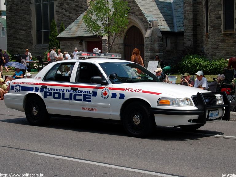 Ford Crown Victoria, fotó: Attila 
Keywords: kanadai Kanada Canada canadian policecar police rendőr rendőrautó rendőrség