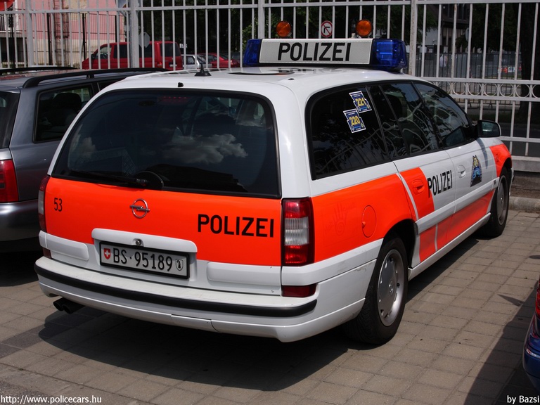 Opel Omega, fotó: Bazsi
Keywords: rendőr rendőrautó rendőrség Svájc svájci Switzerland swiss police policecar