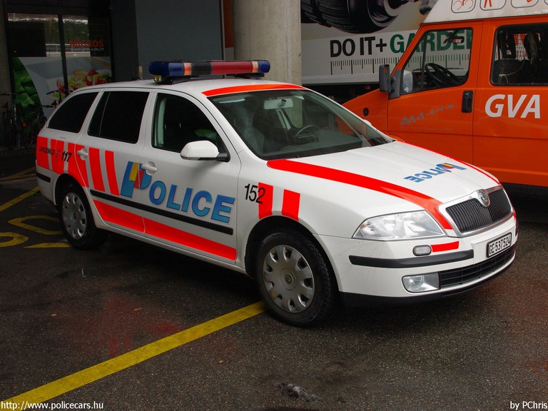 Skoda Octavia II, fotó: PChris
Keywords: rendőr rendőrautó rendőrség Svájc svájci Switzerland swiss police policecar
