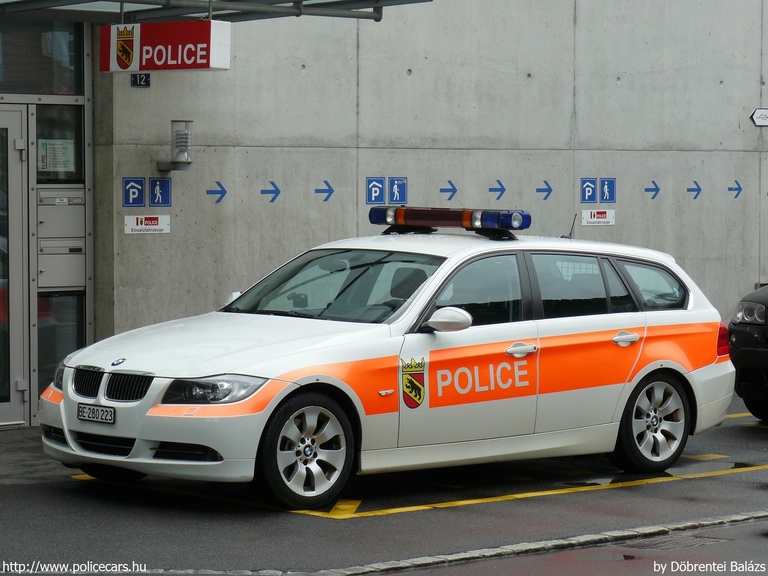 BMW 3, fotó: Döbrentei Balázs
Keywords: rendőr rendőrautó rendőrség svájci Svájc BE280223 Switzerland swiss police policecar