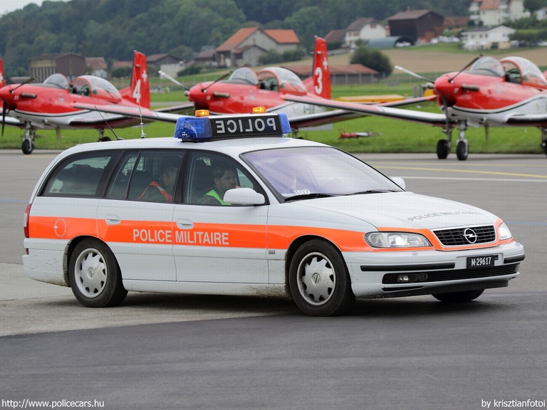 Opel Omega C Caravan, fotó: krisztianfotoi
Keywords: svájci Svájc rendőr rendőrautó rendőrség katonai Switzerland swiss police policecar