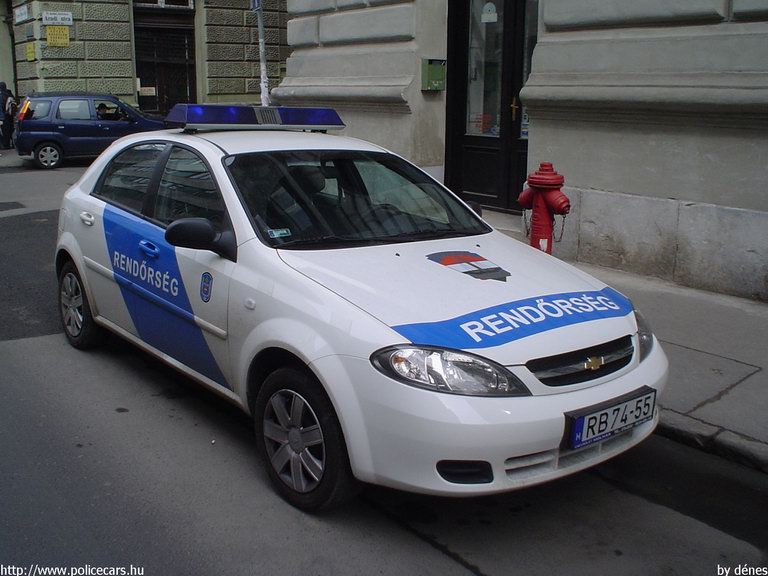 Chevrolet Lacetti, fotó: dénes
Keywords: rendőr rendőrség rendőrautó magyar Magyarország RB74-55 Hungary hungarian police policecar