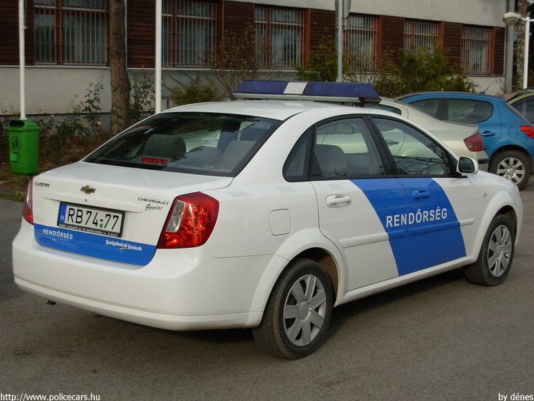 Chevrolet Lacetti, fotó: dénes
Keywords: rendőr rendőrség rendőrautó RB74-77 magyar Magyarország Hungary hungarian police policecar