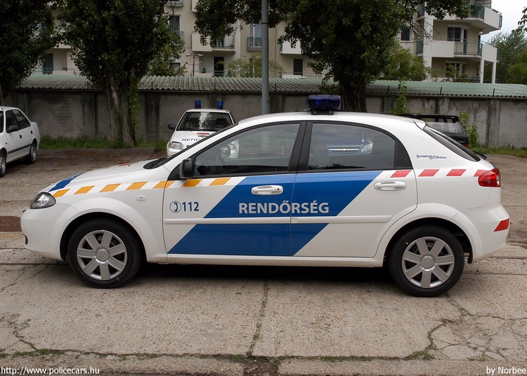 Chevrolet Lacetti, fotó: Norbee
Keywords: rendőr rendőrautó rendőrség magyar Magyarország LOU-093 Hungary hungarian police policecar