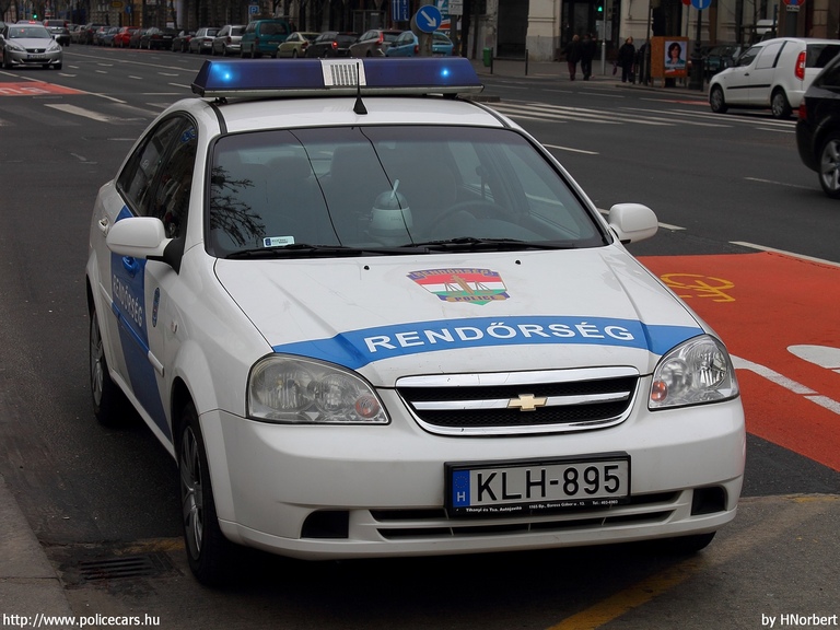 Chevrolet Lacetti, fotó: HNorbert
Keywords: rendőr rendőrautó rendőrség magyar Magyarország KLH-895 Hungary hungarian police policecar