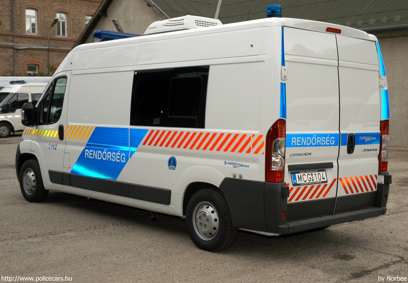Citroen Jumper, fotó: Norbee
Keywords: rendőrség rendőr rendőrautó magyar Magyarország MCG-104 hungarian Hungary police policecar