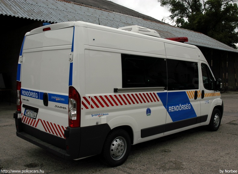 Citroen Jumper, fotó: Norbee
Keywords: rendőrség rendőr rendőrautó magyar Magyarország MCG-104 hungarian Hungary police policecar