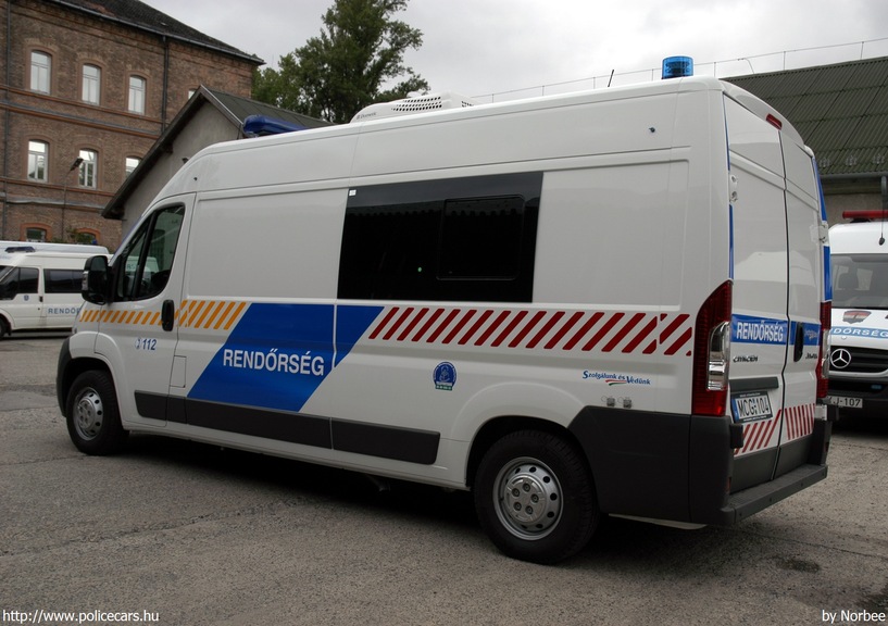 Citroen Jumper, fotó: Norbee
Keywords: rendőrség rendőr rendőrautó magyar Magyarország MCG-104 hungarian Hungary police policecar