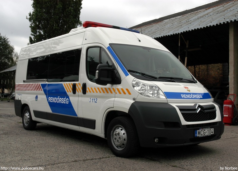 Citroen Jumper, fotó: Norbee
Keywords: rendőrség rendőr rendőrautó magyar Magyarország MCG-104 hungarian Hungary police policecar