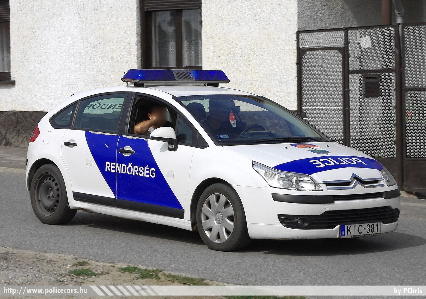 Citroen C4, fotó: PChris
Keywords: rendőrség rendőr rendőrautó magyar Magyarország hungarian Hungary police policecar KIC-381
