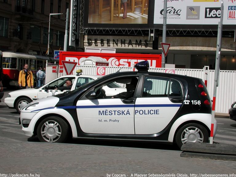 Smart Forfour, fotó: Copcars
Keywords: rendőr rendőrautó rendőrség cseh csehország