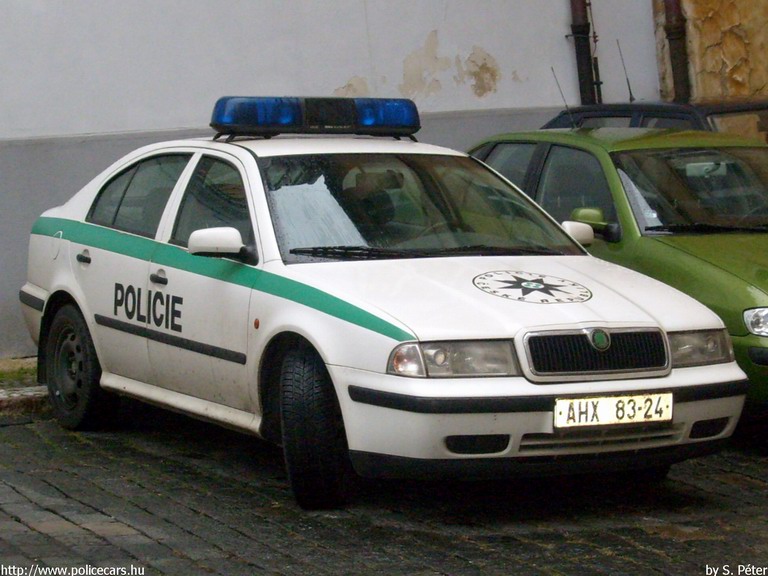 Skoda Octavia, fotó: S. Péter
Keywords: rendőr rendőrautó rendőrség cseh csehország