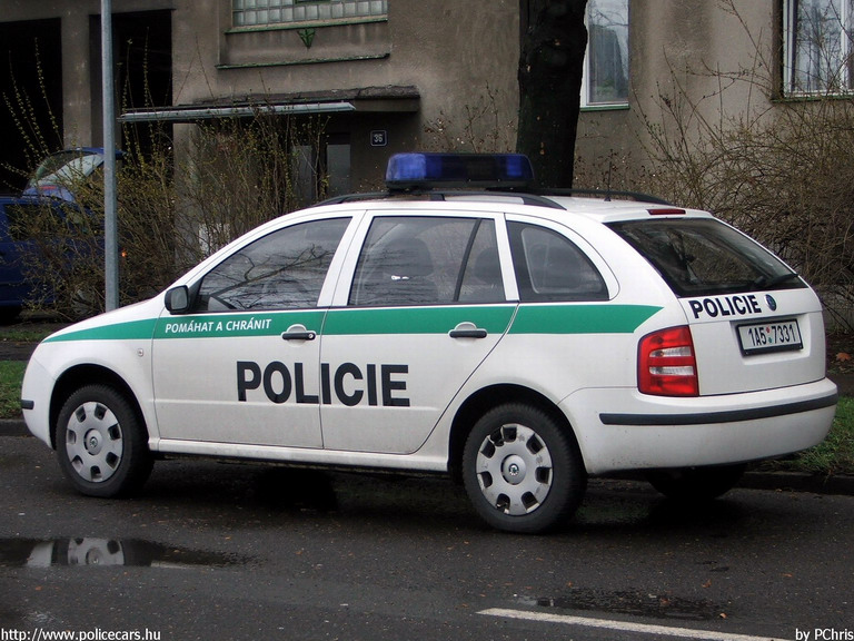 Skoda Fabia, fotó: PChris
Keywords: rendőr rendőrautó rendőrség cseh csehország