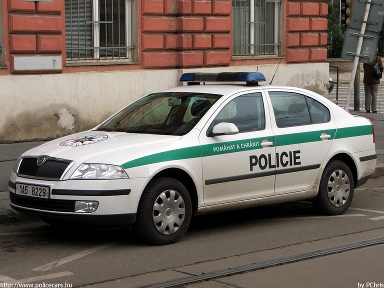 Skoda Octavia II, fotó: PChris
Keywords: rendőr rendőrautó rendőrség cseh csehország