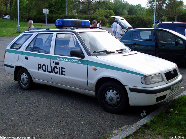 Skoda Felicia, fotó: J. Olivér
Keywords: rendőr rendőrautó rendőrség cseh csehország