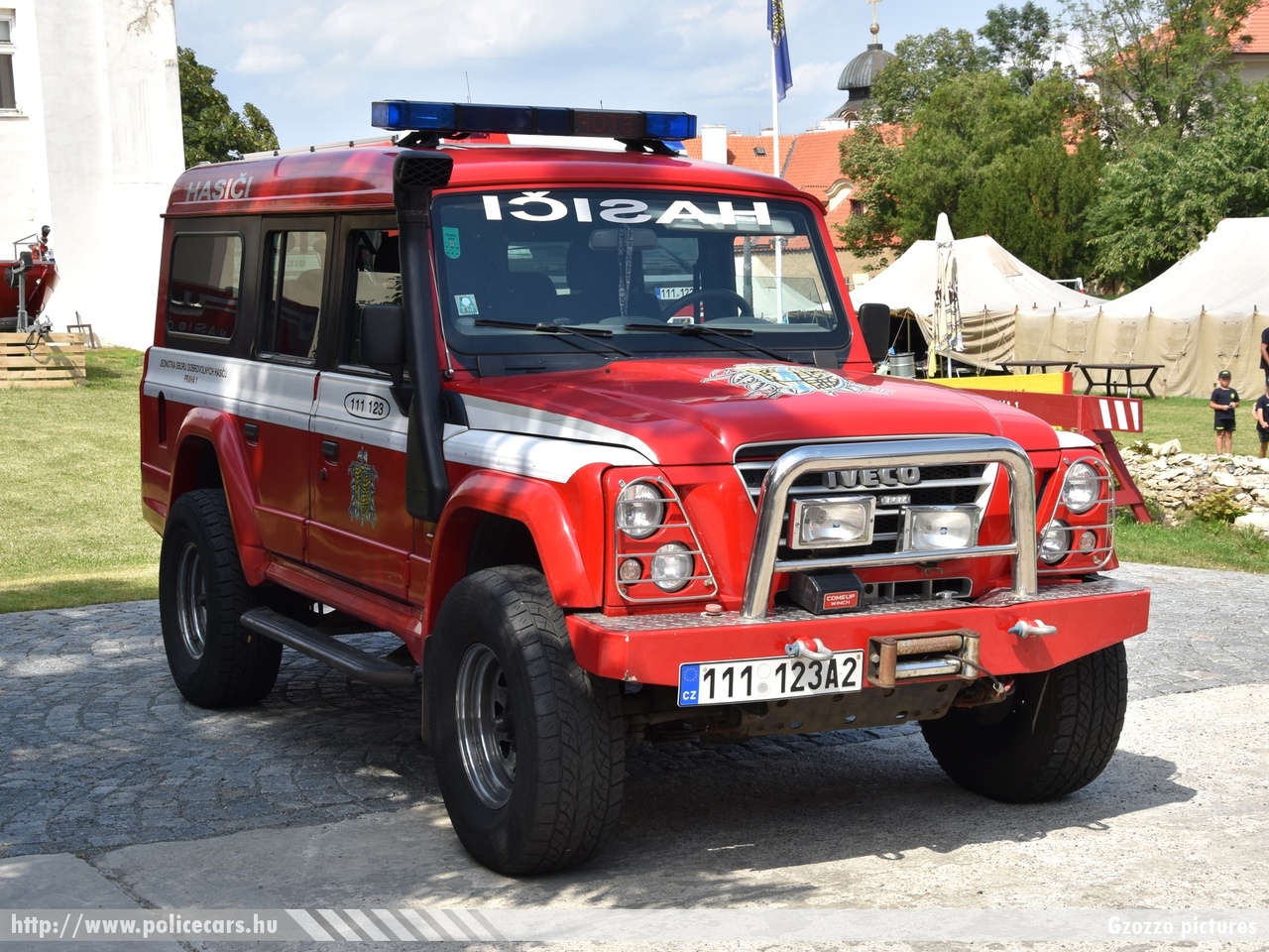 Iveco Massif, Prága, Praha SDH 1, fotó: Gzozzo pictures
Keywords: Czech cseh Csehország fire firetruck tûzoltó tûzoltóautó tûzoltóság