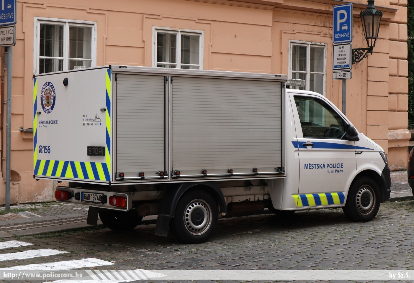 Volkswagen Transporter T5, Prága, fotó: Sz.S.
Keywords: cseh Csehország czech police policecar rendőrautó rendőr